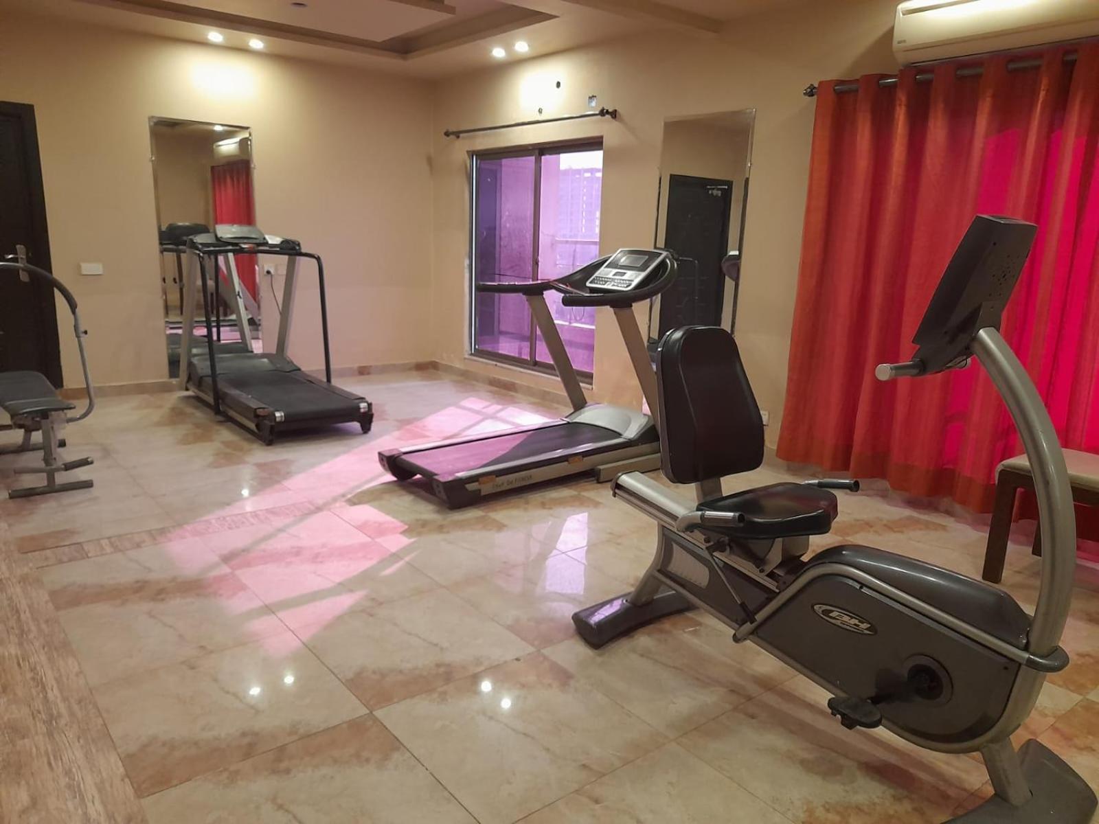 Grand Regent Hotel And Suites ファイサラーバード エクステリア 写真