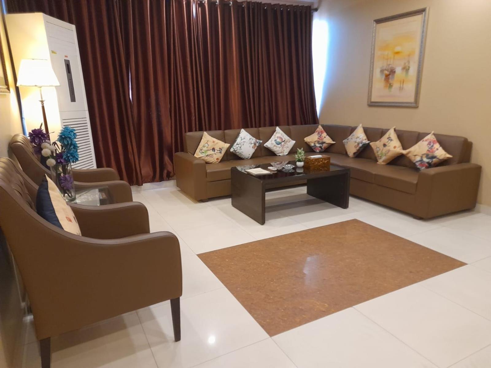 Grand Regent Hotel And Suites ファイサラーバード エクステリア 写真