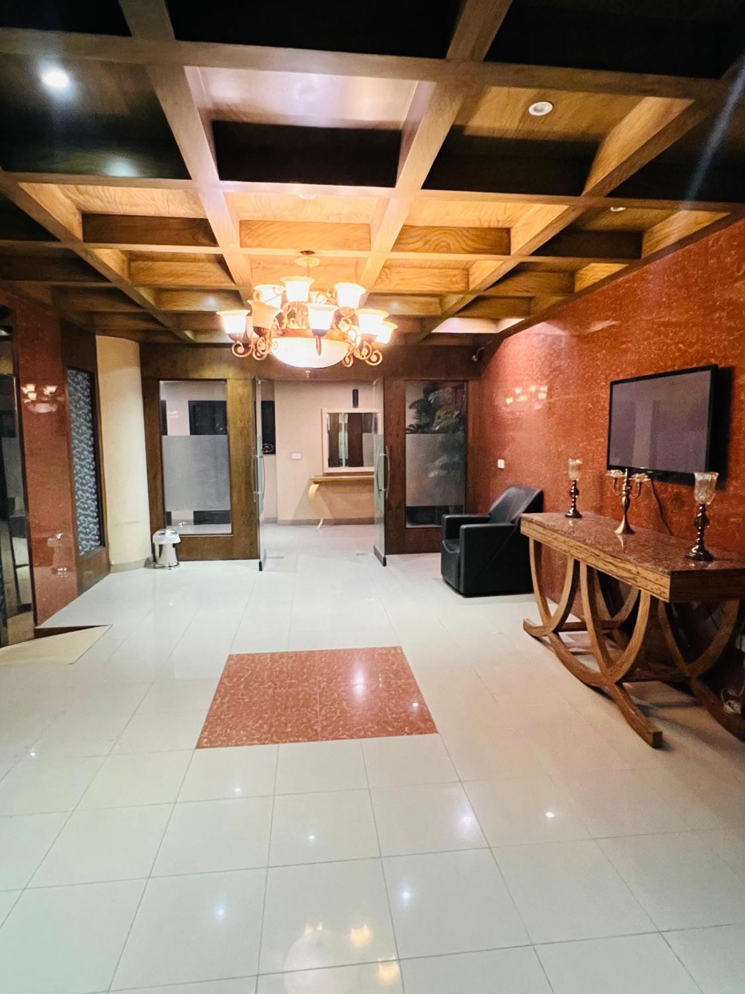 Grand Regent Hotel And Suites ファイサラーバード エクステリア 写真