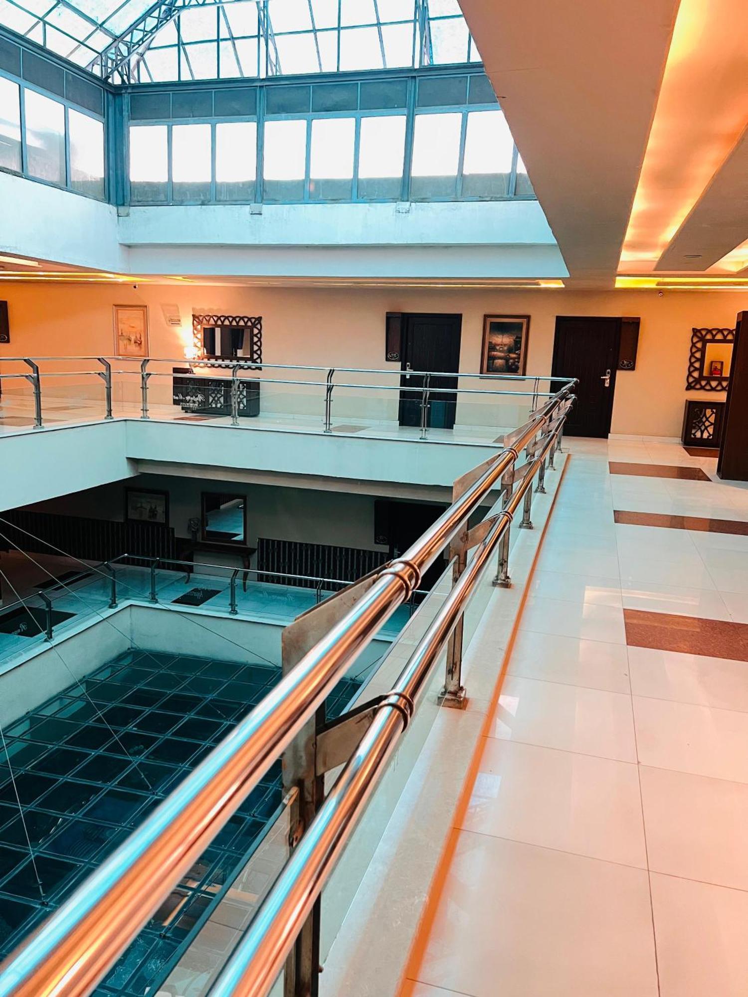 Grand Regent Hotel And Suites ファイサラーバード エクステリア 写真